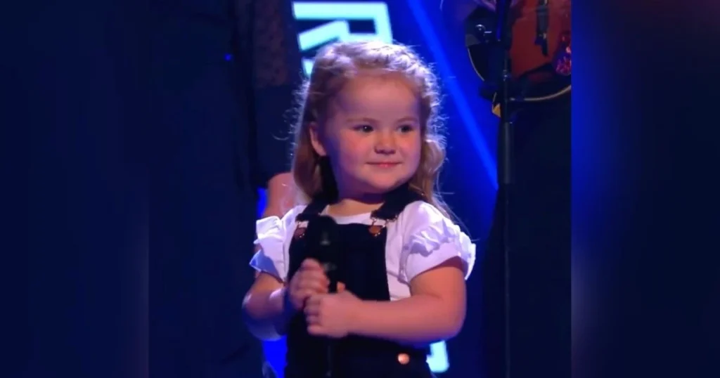 When this baby and her family took the stage and began to sing, the audience could hardly believe what they were seeing… Watch in comments