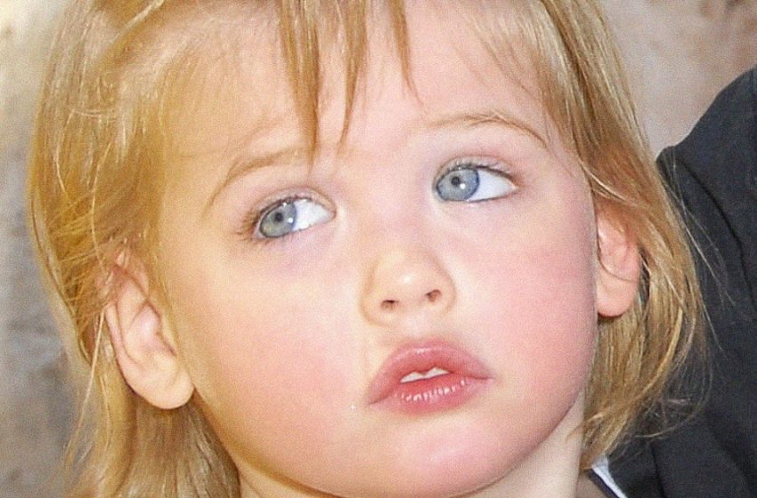 She Lost Her “Famous” Mom When She Was Still A Newborn: The Girl Brought Up By Her Dad In A Small Town!